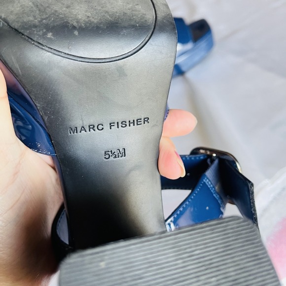 Marc Fisher Women's Blue Patent Leather Ankle Strap Block Heel Sandals 5.5 - Picture 6 of 11